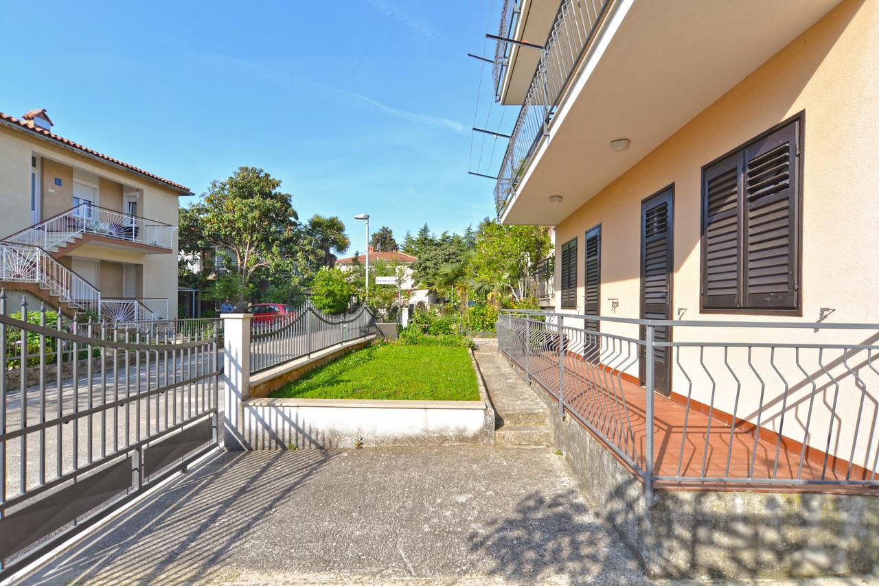 Apartment Ljiljana 1553 Novigrad  Екстер'єр фото