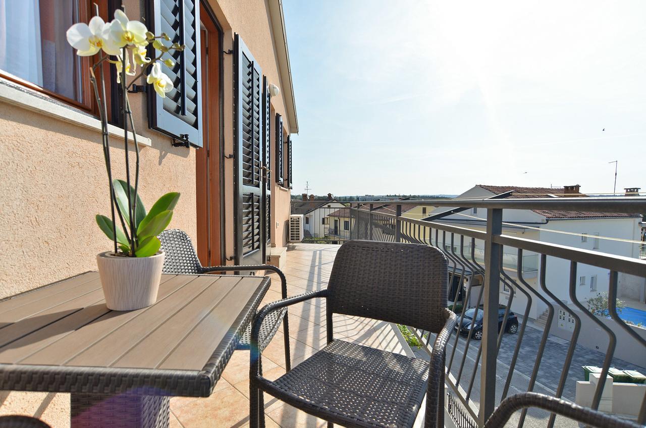 Apartment Ljiljana 1553 Novigrad  Екстер'єр фото