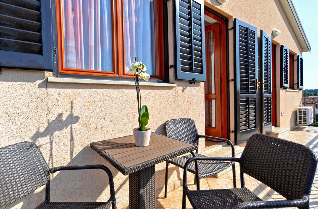 Apartment Ljiljana 1553 Novigrad  Екстер'єр фото