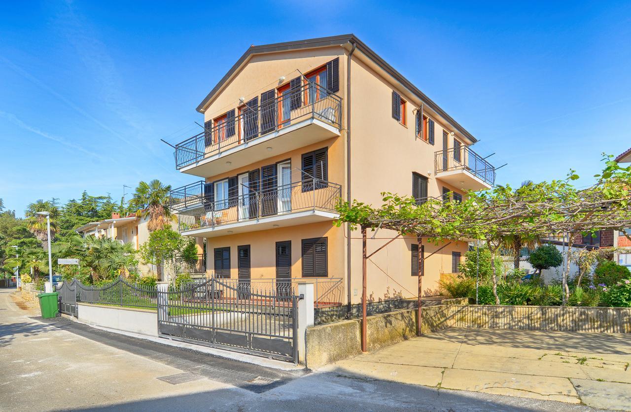 Apartment Ljiljana 1553 Novigrad  Екстер'єр фото