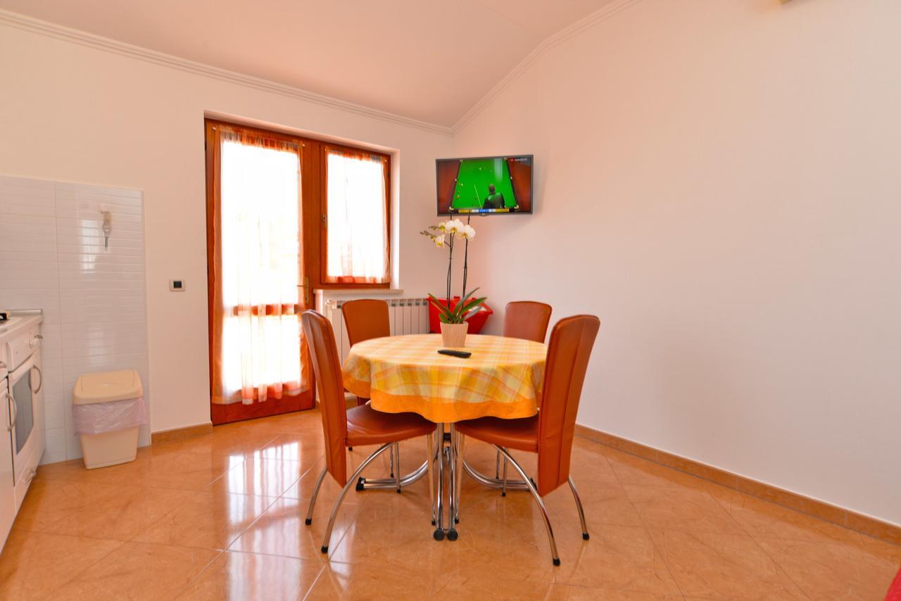 Apartment Ljiljana 1553 Novigrad  Екстер'єр фото