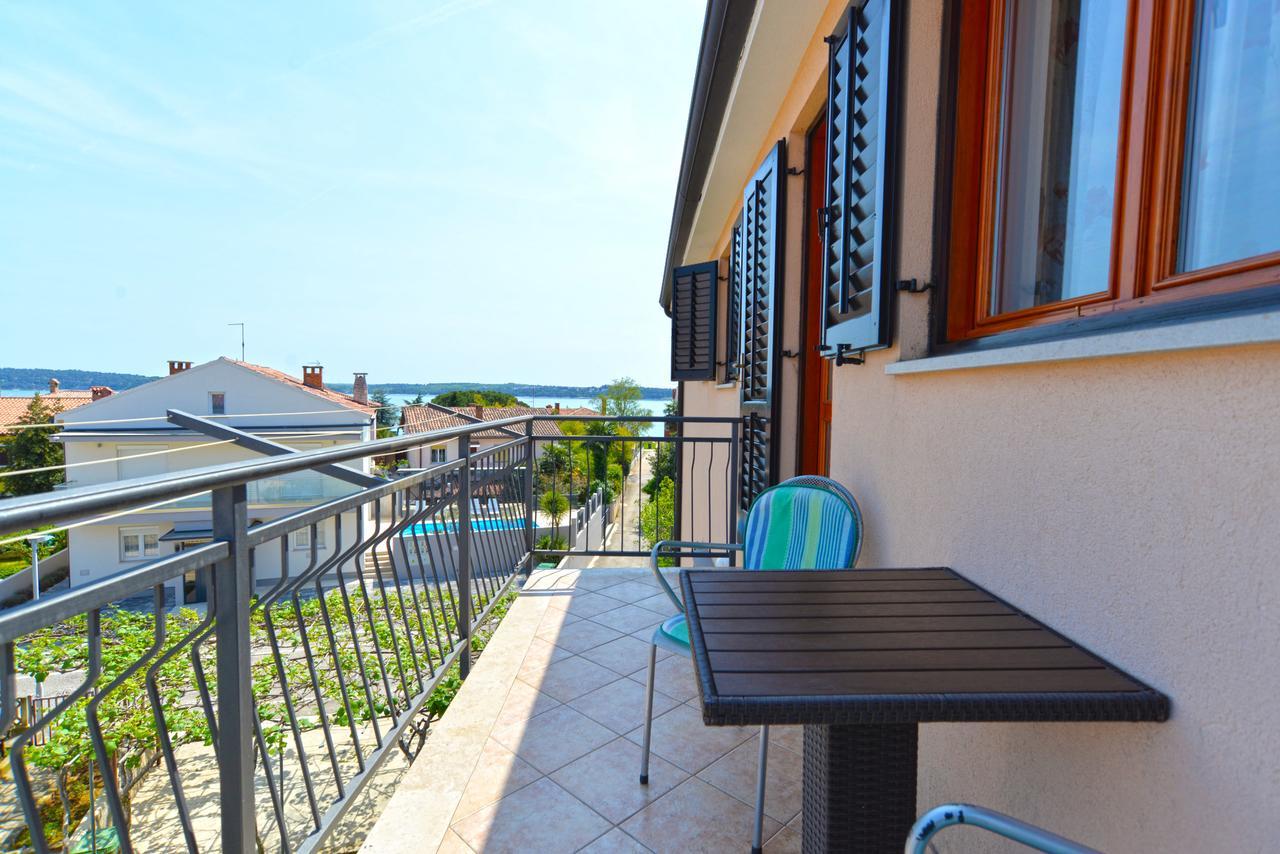 Apartment Ljiljana 1553 Novigrad  Екстер'єр фото