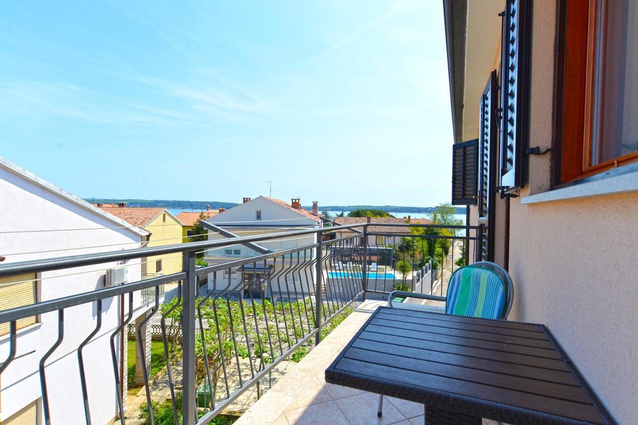Apartment Ljiljana 1553 Novigrad  Екстер'єр фото