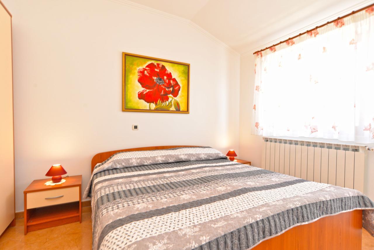 Apartment Ljiljana 1553 Novigrad  Екстер'єр фото
