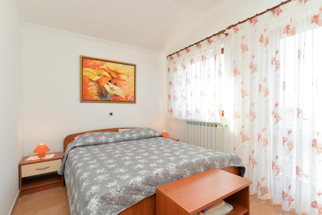 Apartment Ljiljana 1553 Novigrad  Екстер'єр фото